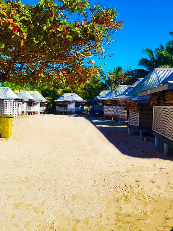 Vacation Beach Fales Hotel Manase Eksteriør billede