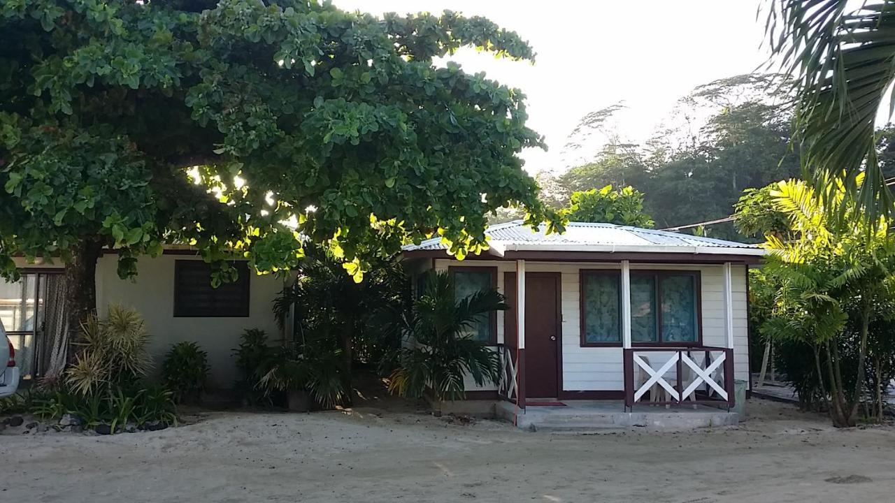 Vacation Beach Fales Hotel Manase Eksteriør billede